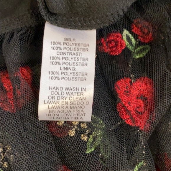 Embroidered Rose Dress NWOT 🌹 - Picture 6 of 6